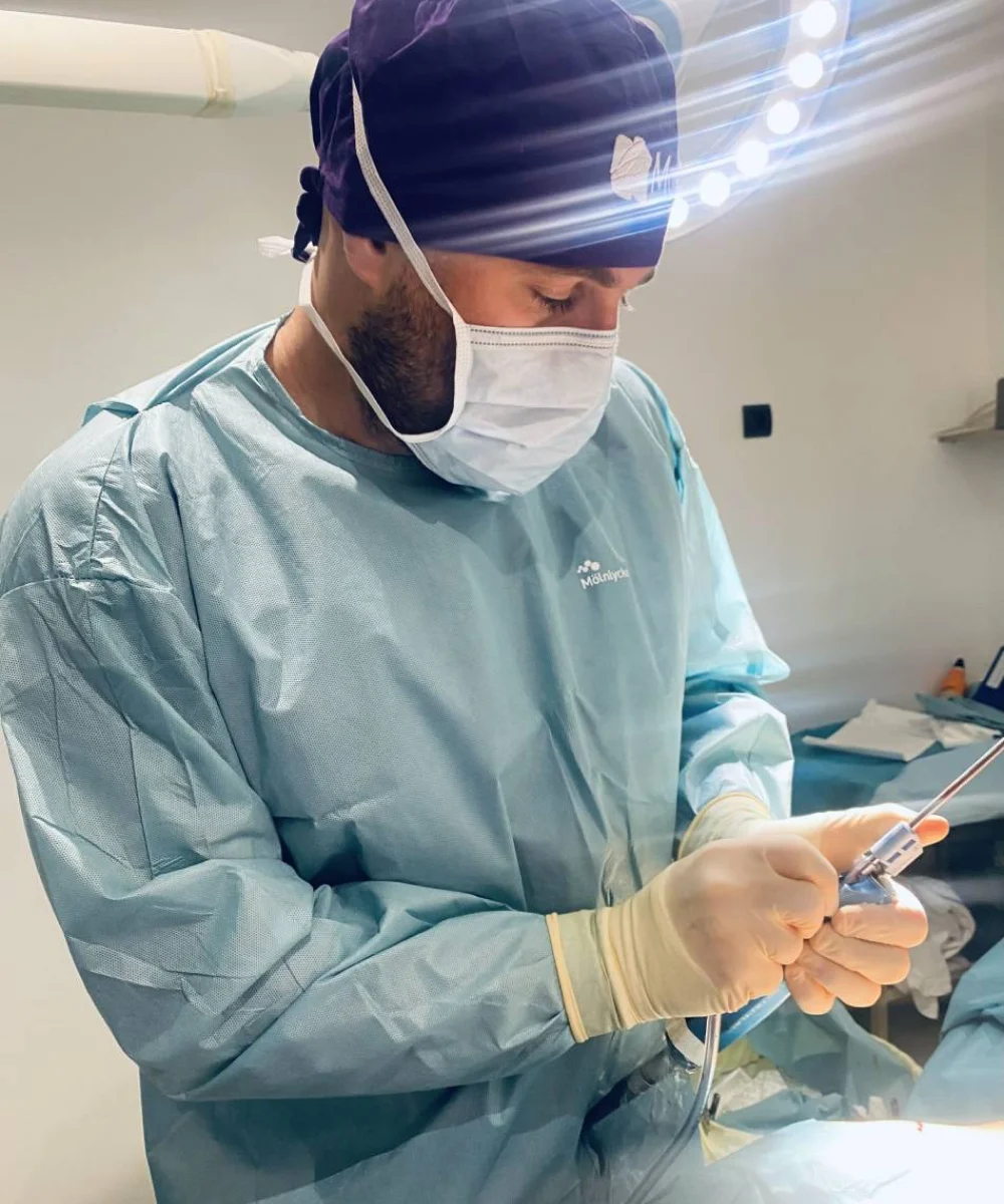 Dr Mikaël Nicolaï – Chirurgien esthétique à Marseille